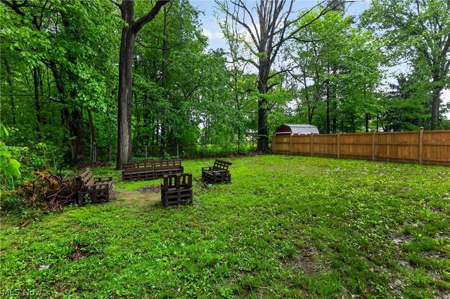 2964 Williamsburg Street NW, Warren, OH 44485