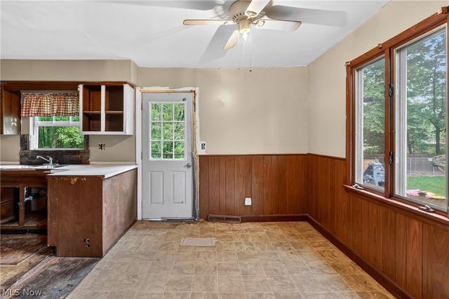 2964 Williamsburg Street NW, Warren, OH 44485