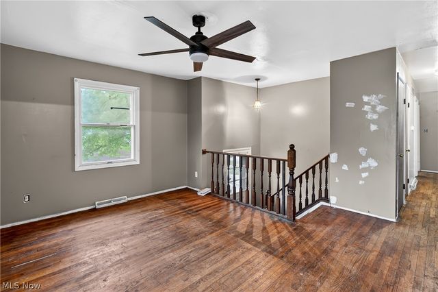2964 Williamsburg Street NW, Warren, OH 44485