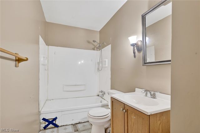 2964 Williamsburg Street NW, Warren, OH 44485