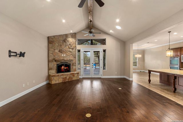 116 Hidden Forest DR, La Vernia, TX 78121