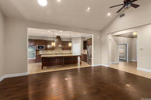 116 Hidden Forest DR, La Vernia, TX 78121