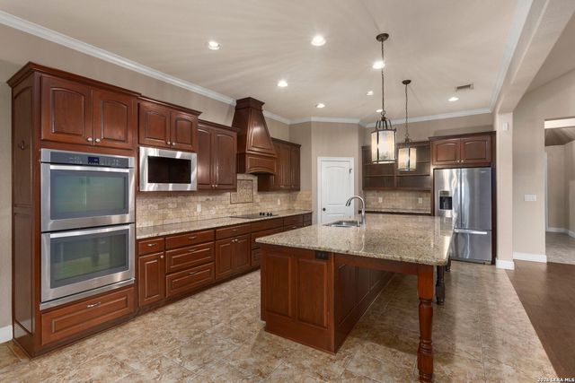116 Hidden Forest DR, La Vernia, TX 78121