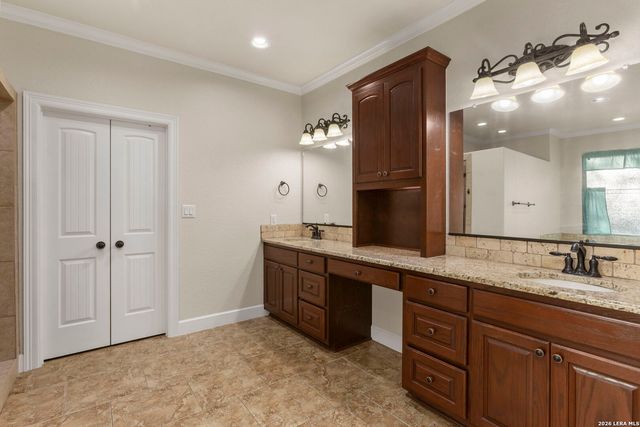 116 Hidden Forest DR, La Vernia, TX 78121