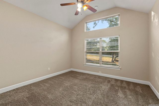116 Hidden Forest DR, La Vernia, TX 78121