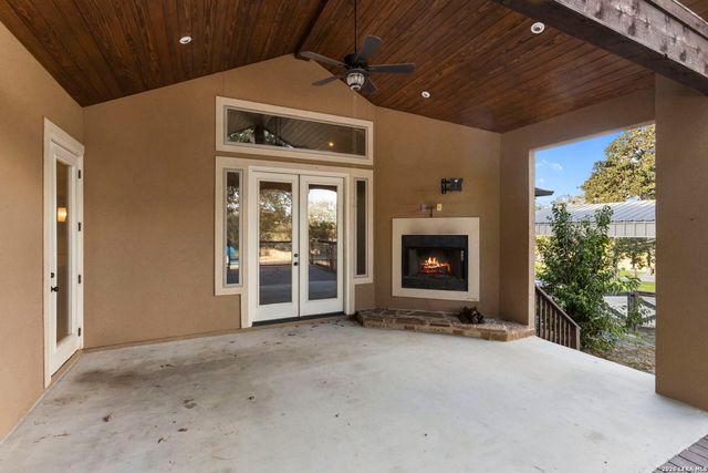 116 Hidden Forest DR, La Vernia, TX 78121