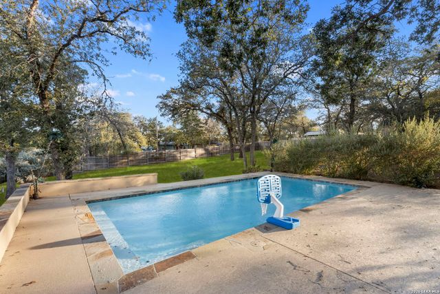 116 Hidden Forest DR, La Vernia, TX 78121