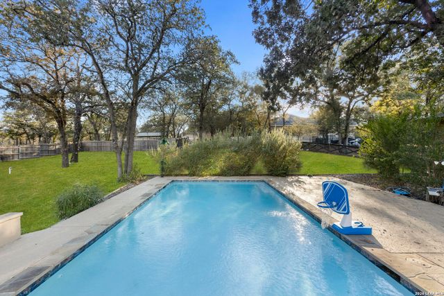 116 Hidden Forest DR, La Vernia, TX 78121
