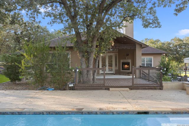 116 Hidden Forest DR, La Vernia, TX 78121