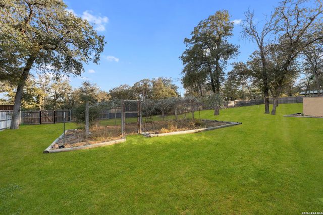 116 Hidden Forest DR, La Vernia, TX 78121