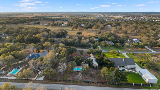 116 Hidden Forest DR, La Vernia, TX 78121