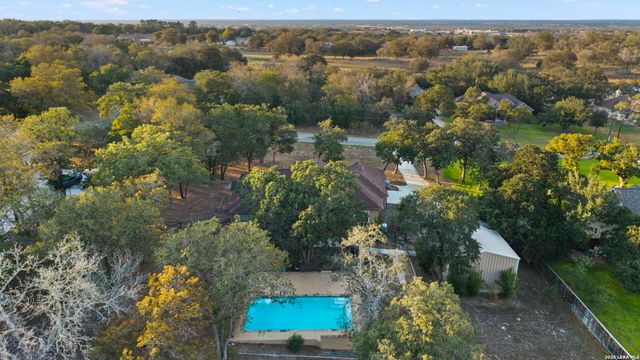 116 Hidden Forest DR, La Vernia, TX 78121