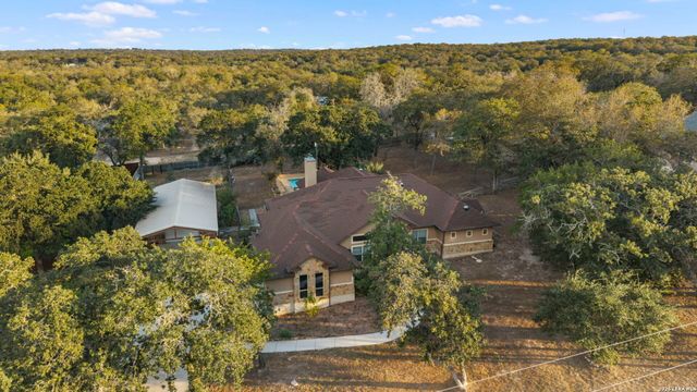 116 Hidden Forest DR, La Vernia, TX 78121