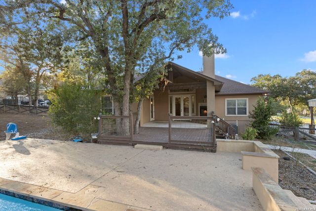 116 Hidden Forest DR, La Vernia, TX 78121