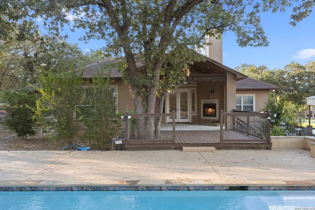 116 Hidden Forest DR, La Vernia, TX 78121