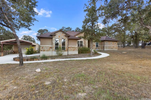 116 Hidden Forest DR, La Vernia, TX 78121