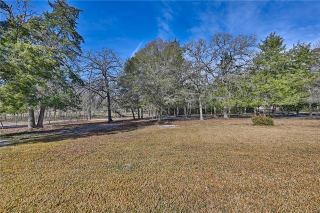 319 Shady Acres Lane, Brenham, TX 77833