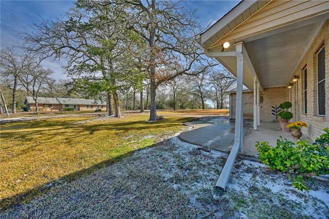 319 Shady Acres Lane, Brenham, TX 77833