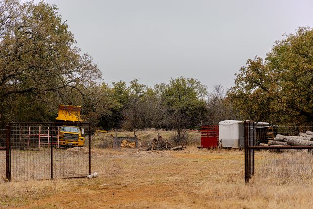 2946 FM 52, Oran, TX 76449