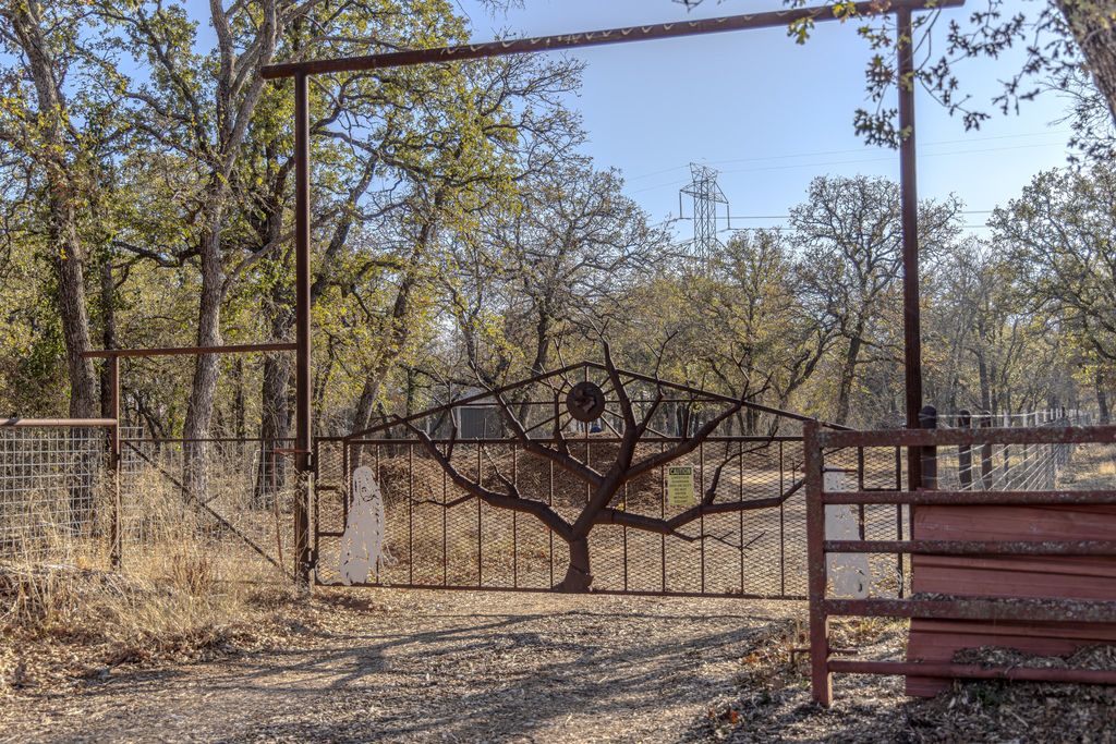 2946 FM 52, Oran, TX 76449