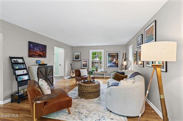 2109 Orchard Park Drive, Niskayuna, NY 12309