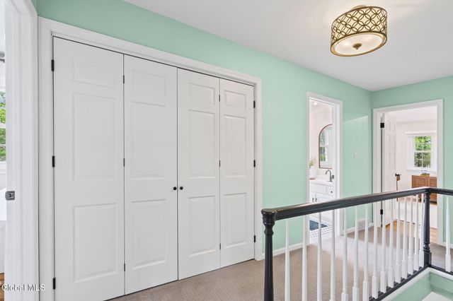2109 Orchard Park Drive, Niskayuna, NY 12309