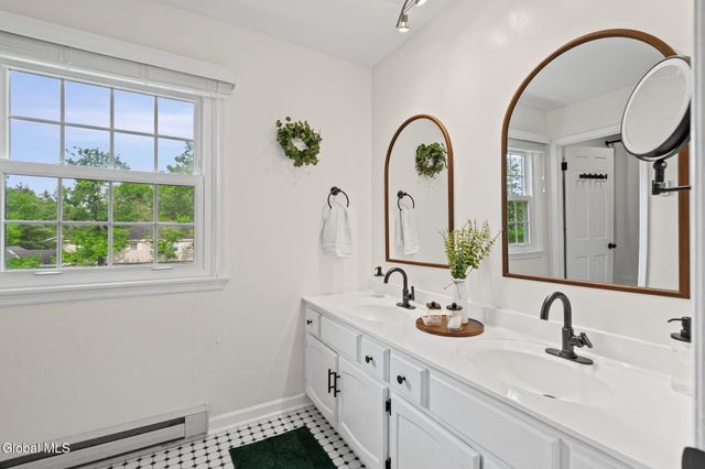 2109 Orchard Park Drive, Niskayuna, NY 12309