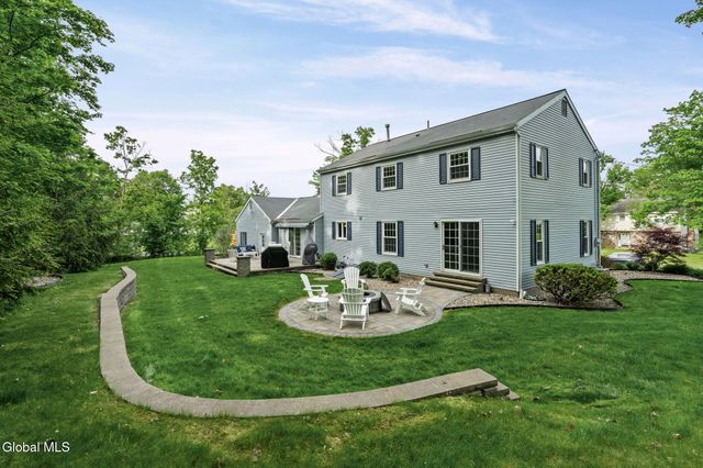 2109 Orchard Park Drive, Niskayuna, NY 12309