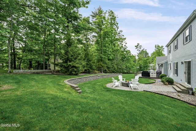 2109 Orchard Park Drive, Niskayuna, NY 12309