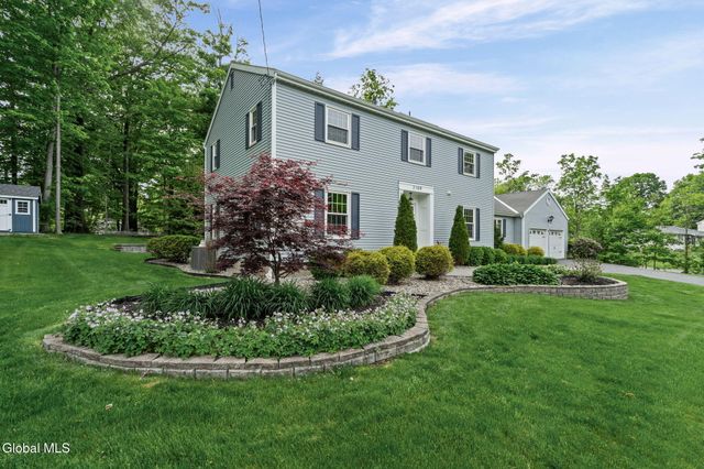 2109 Orchard Park Drive, Niskayuna, NY 12309