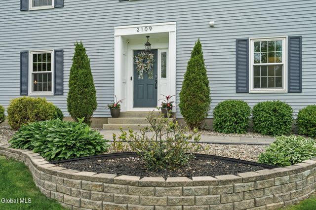 2109 Orchard Park Drive, Niskayuna, NY 12309