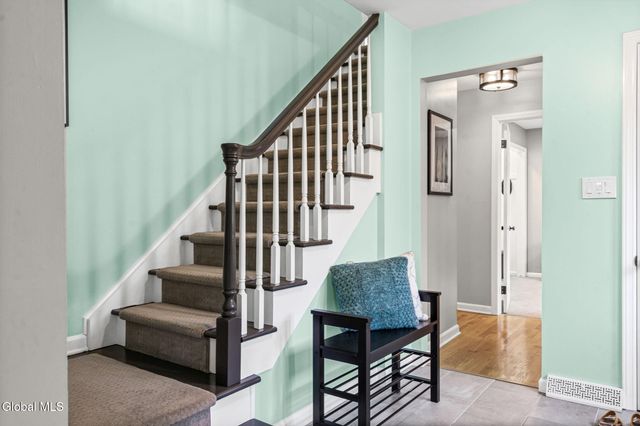 2109 Orchard Park Drive, Niskayuna, NY 12309
