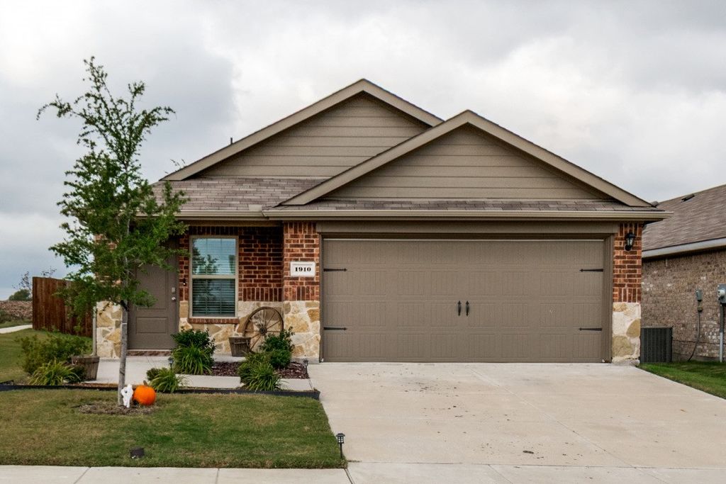 1910 Bailer Way, Royse City, TX 75189
