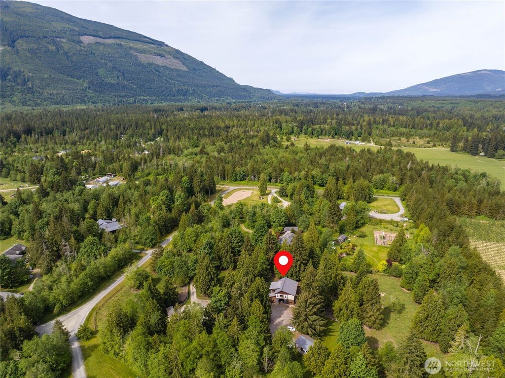 8349 Birdsview Meadows Lane, Concrete, WA 98237