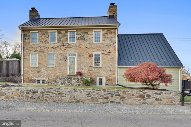 20597 AIRMONT RD, Bluemont, VA 20135