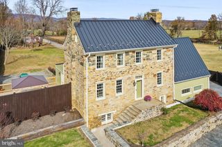 20597 AIRMONT RD, Bluemont, VA 20135