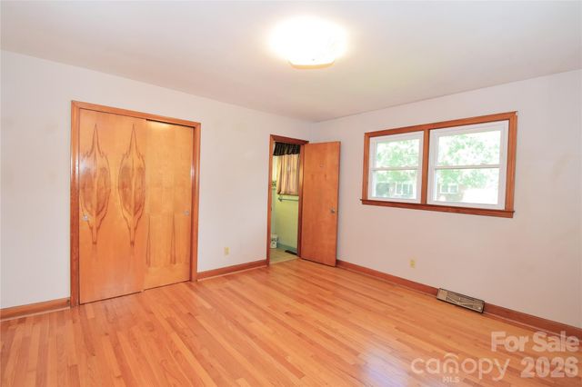 605 S Buena Vista Drive, Hendersonville, NC 28792