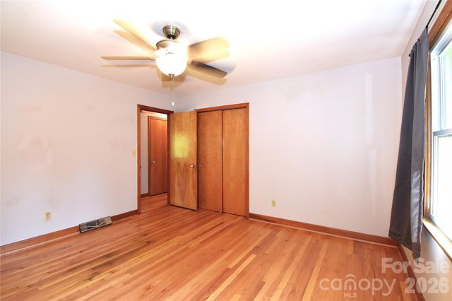 605 S Buena Vista Drive, Hendersonville, NC 28792