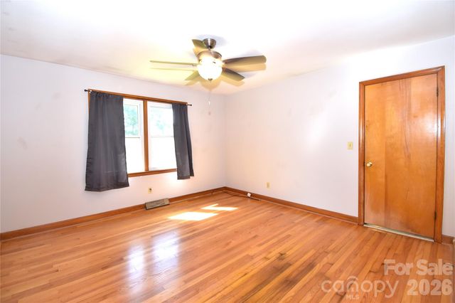 605 S Buena Vista Drive, Hendersonville, NC 28792