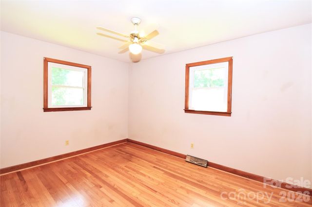 605 S Buena Vista Drive, Hendersonville, NC 28792