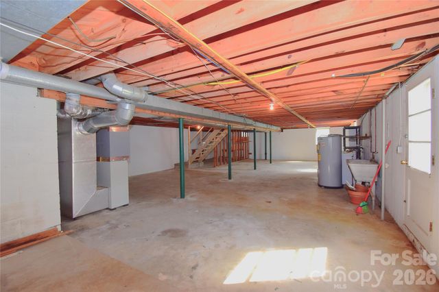 605 S Buena Vista Drive, Hendersonville, NC 28792