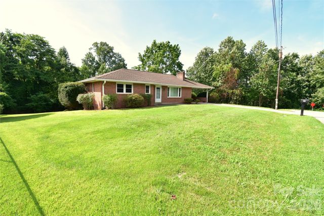 605 S Buena Vista Drive, Hendersonville, NC 28792