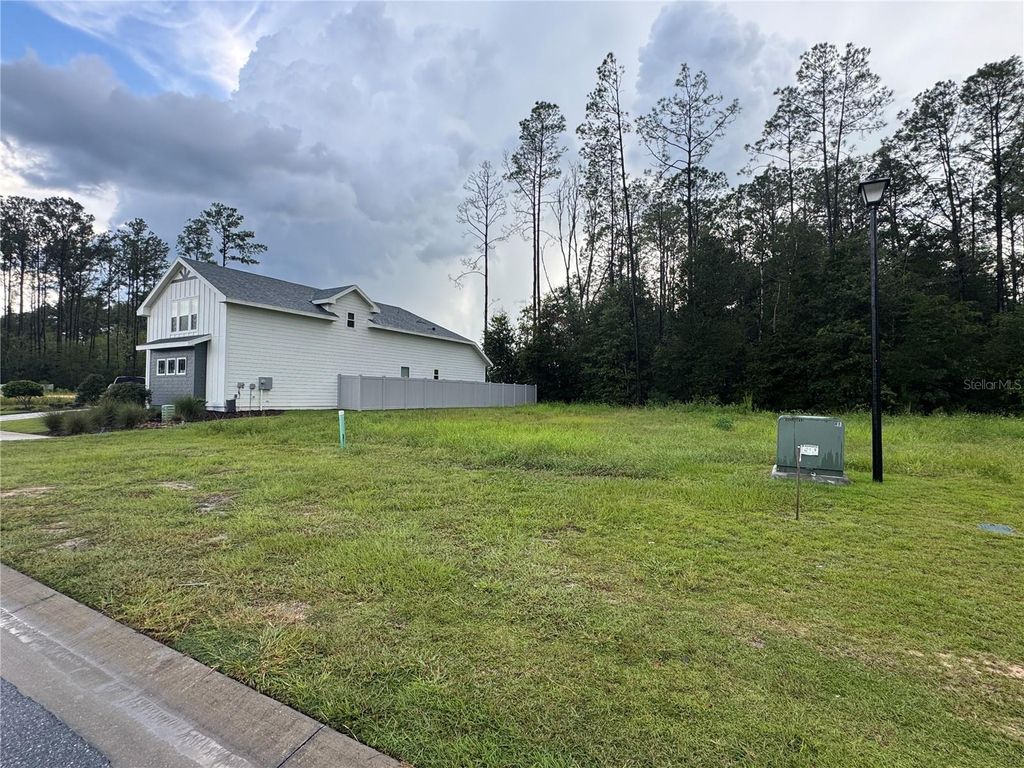 Image 6 of property listing at 838 SW 145TH DRIVE, Newberry, FL 32669