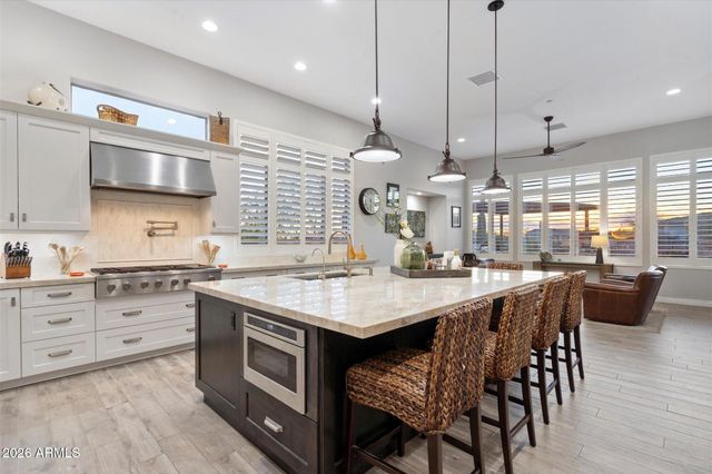 42424 N CROSS TIMBERS Court, Anthem, AZ 85086