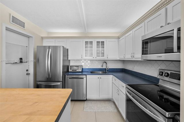 2201 S Ocean Dr 1102, Hollywood, FL 33019