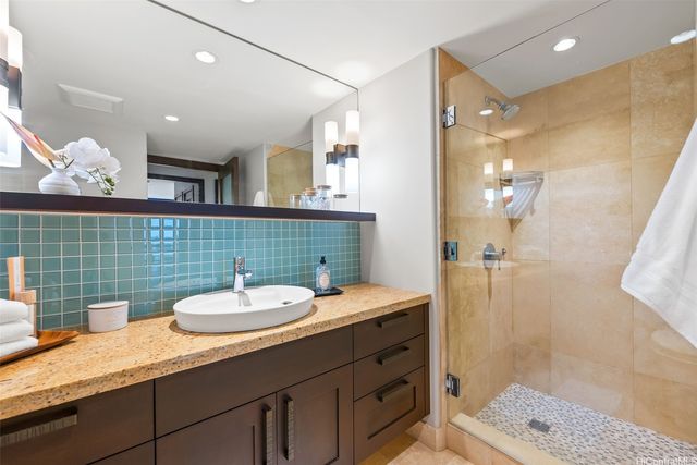 88 Piikoi Street 4406, Honolulu, HI 96814