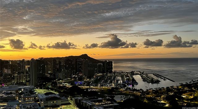 88 Piikoi Street 4406, Honolulu, HI 96814