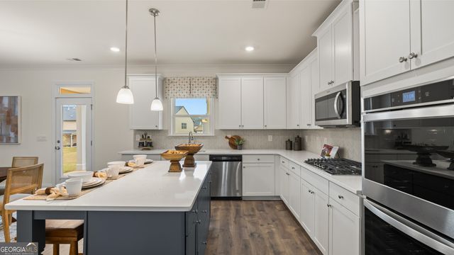 1624 BERNARD Court, Hampton, GA 30228