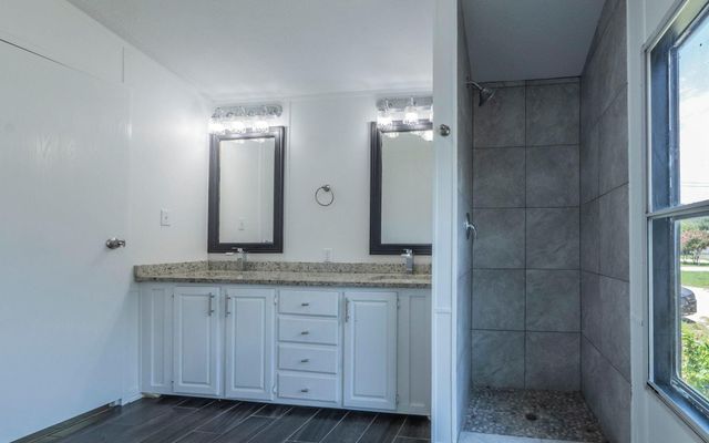 178 Quail Ridge DR, Kyle, TX 78640