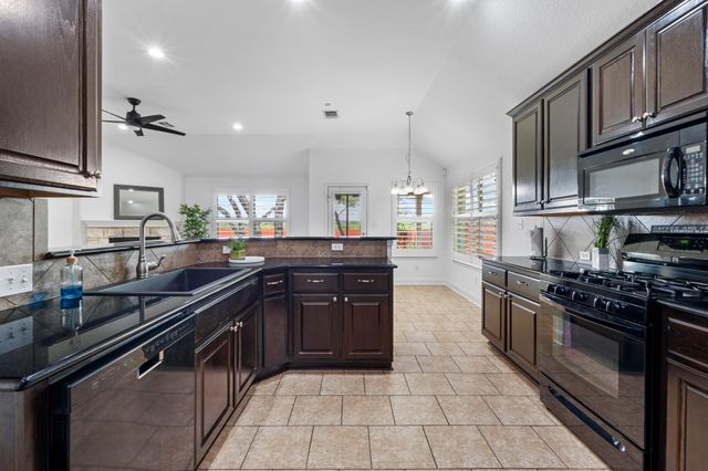 700 Walsh Hill TRL, Cedar Park, TX 78613